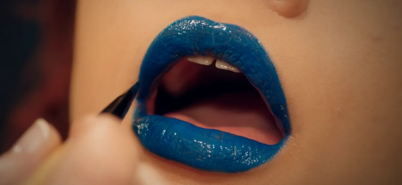 Midnight blue vinyl lip